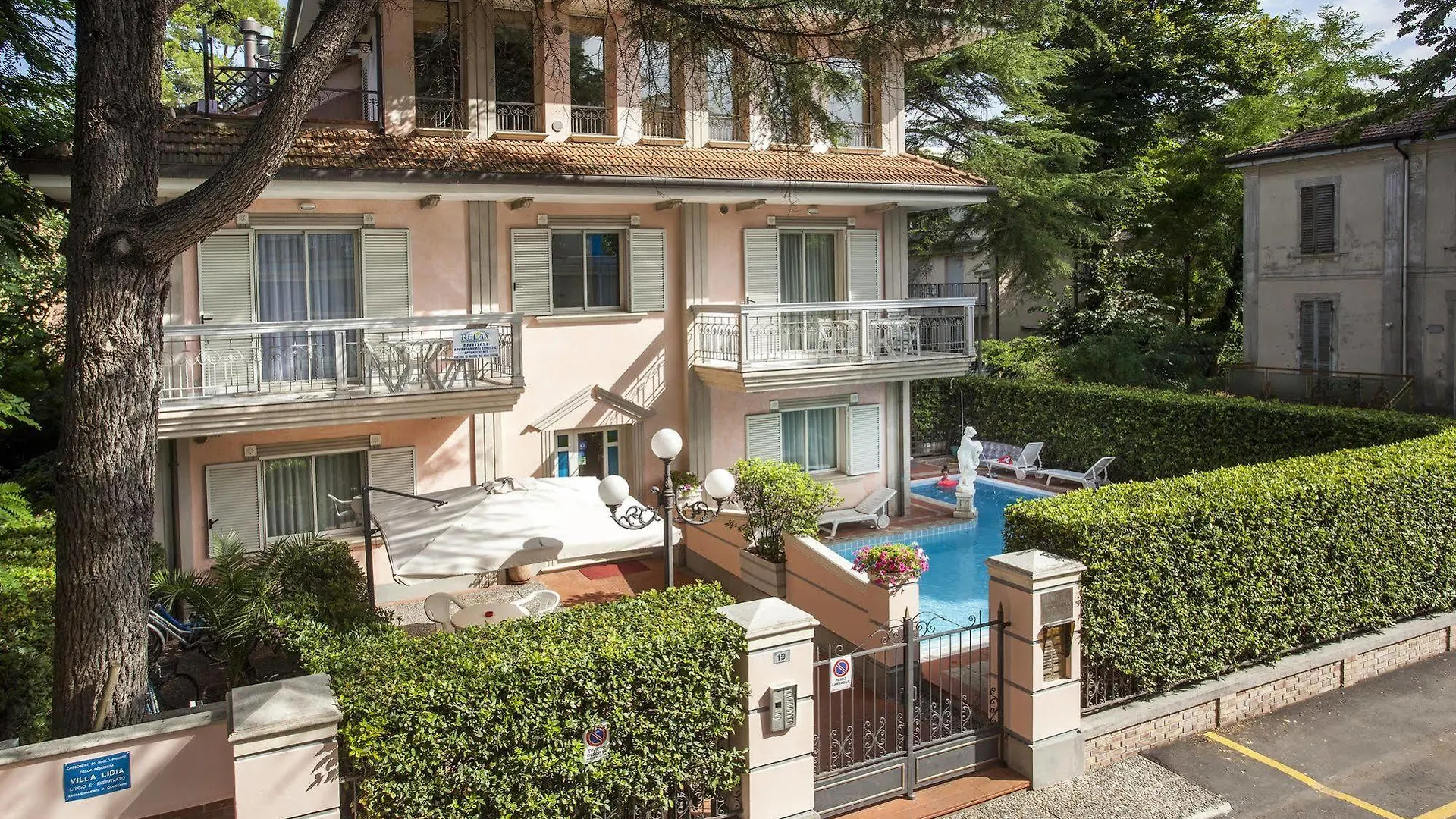 ** شقة فندقية ريتشيوني Residenza Villa Lidia إيطاليا